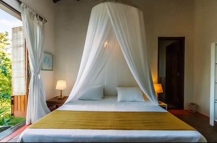 Bed and Breakfast Espelho Bahia Blue House Прая-ду-Эспелью Экстерьер фото